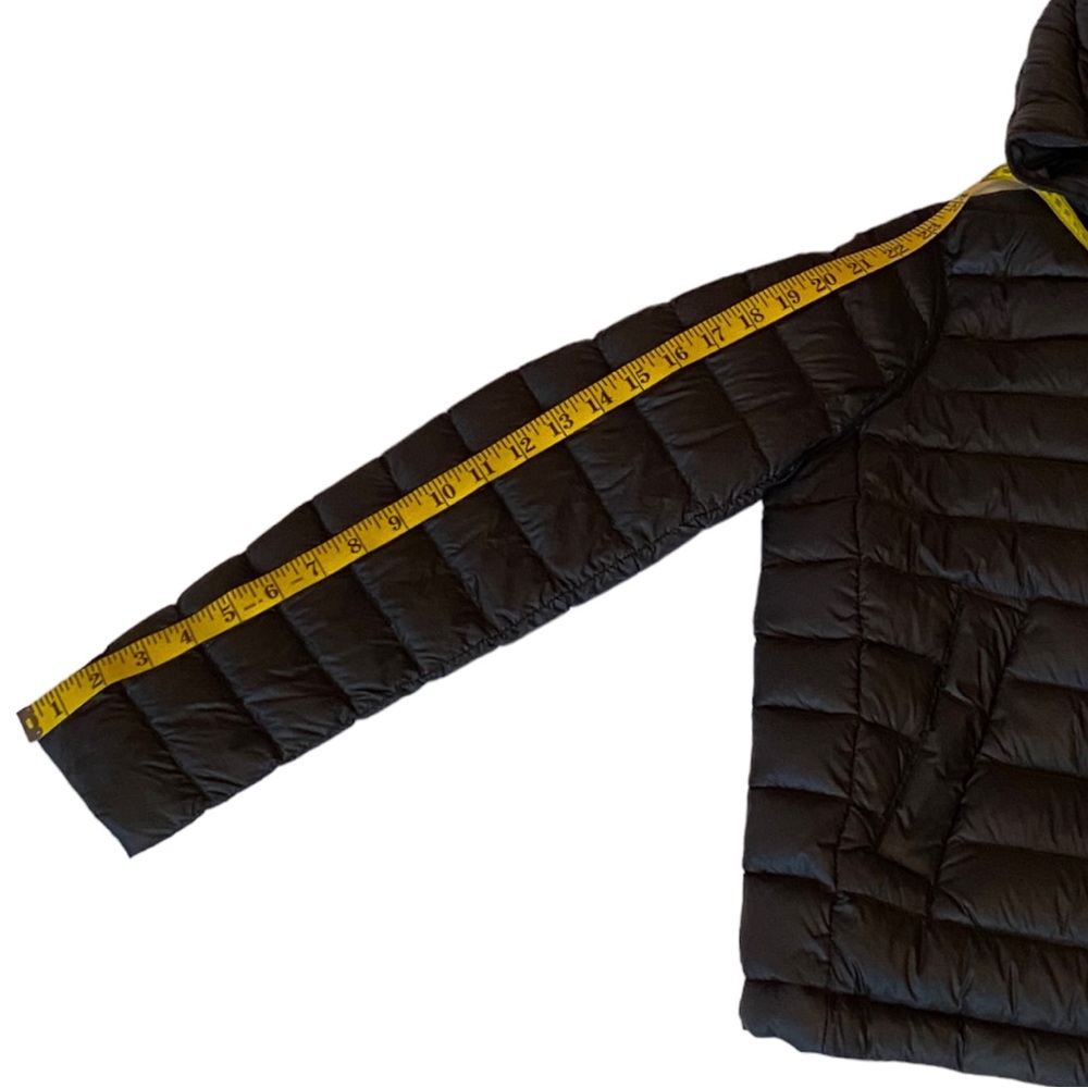 JNBY short black packable down-filled jacket, size small - Picture 4 of 7